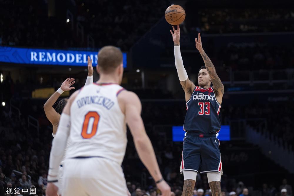 替补球员在 替补球员在